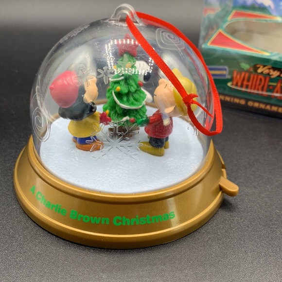 Vintage 90s Very Merry Whirl Around Blockbuster Peanuts Spinning Ornament TESTED - Picture 4 of 8
